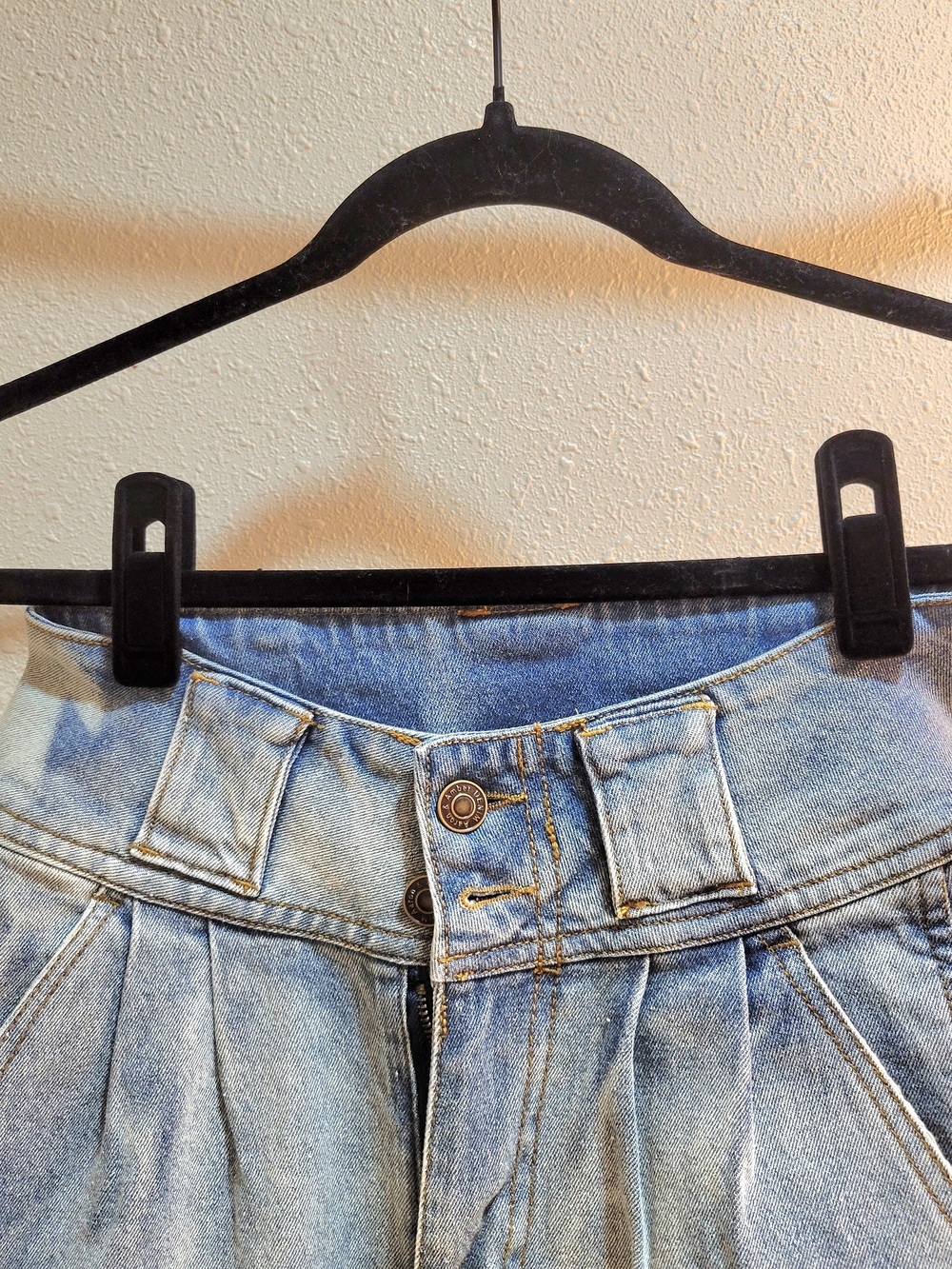 High-Waist Light Blue Women’s Jeans - Pleated Front - Picture 2 of 8